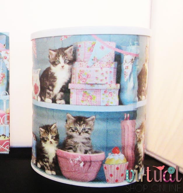 Hucha decorada con servilletas de gatitos con la técnica de Decoupage